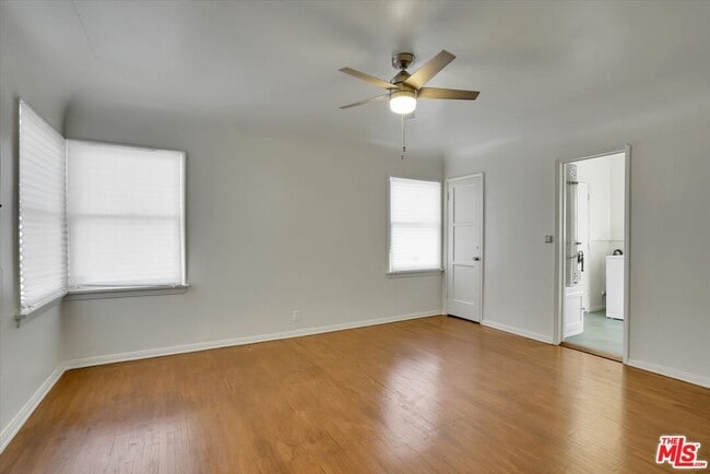 Building Photo - 3800 Roxton Ave