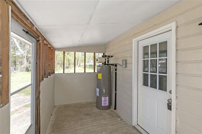 Building Photo - 455 Westside School Rd