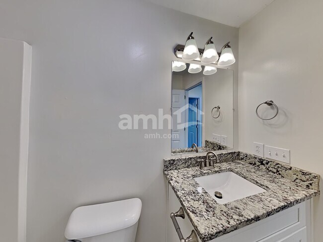 Building Photo - 1300 Georgetown Dr