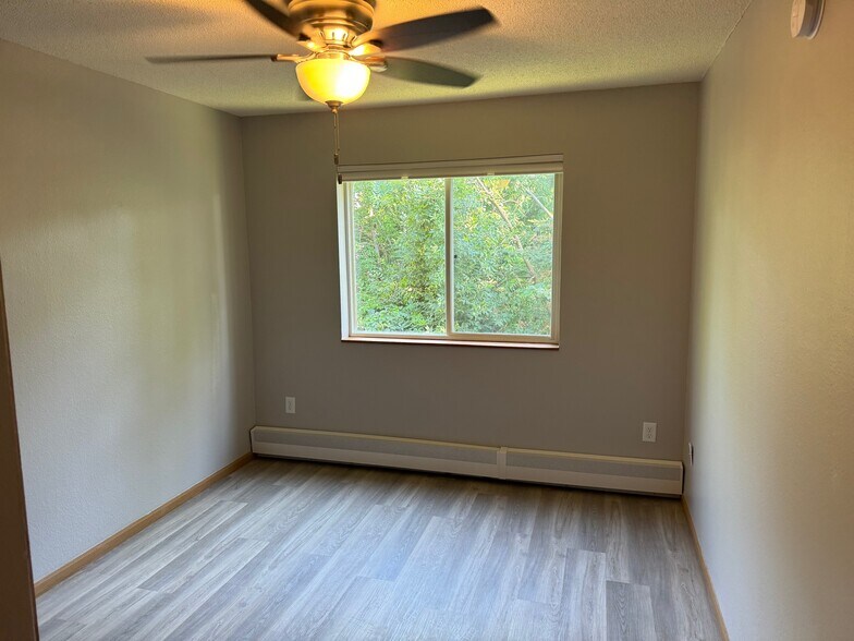 Building Photo - 431 Central AVE W