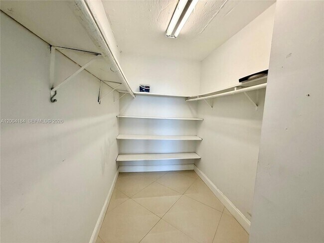 Building Photo - 2350 NE 135th St