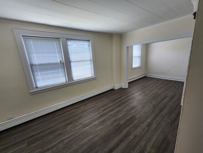 Building Photo - 432 Broad Ave