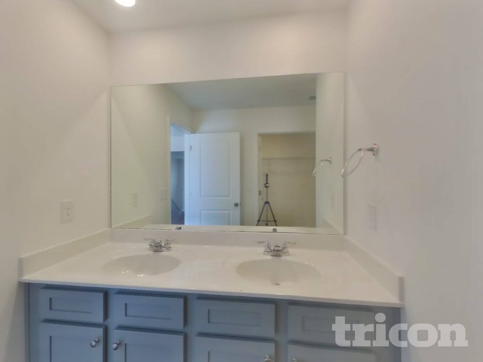 Building Photo - 1943 Logan Ln