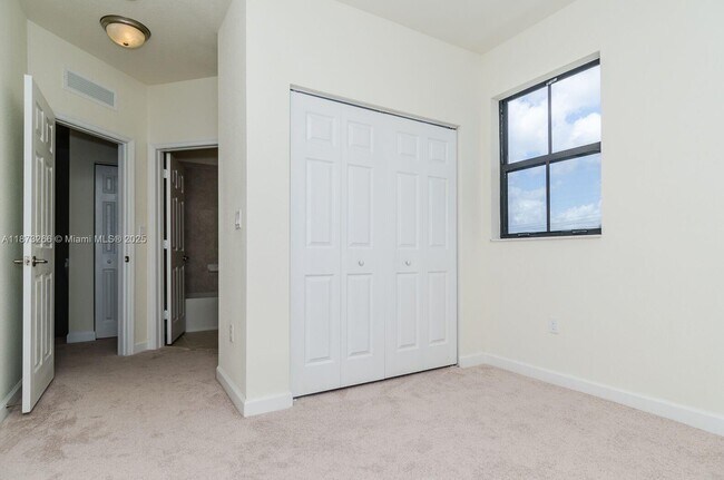 Building Photo - 10630 NW 88th St