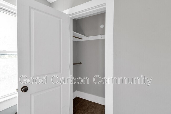 Building Photo - 618 Elmwood Ave
