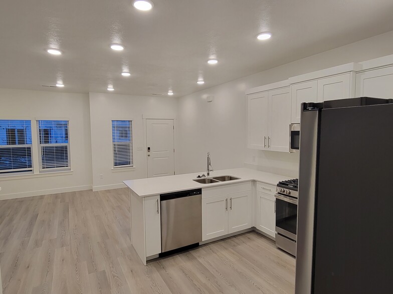 Kitchen - 3089 S 350 W