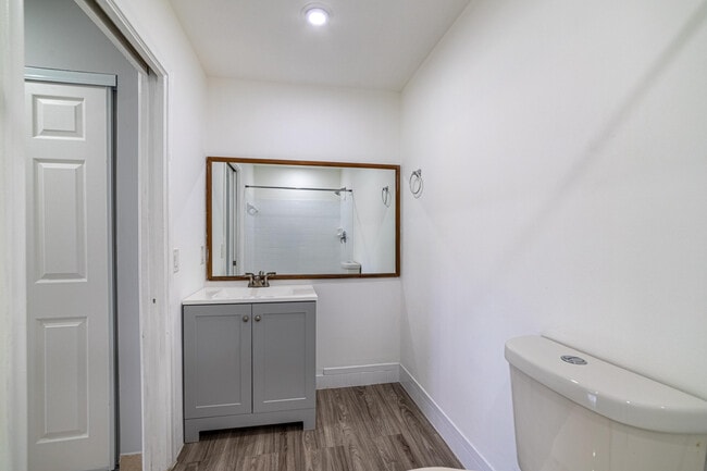 Building Photo - 2720 S Oakland Forest Dr