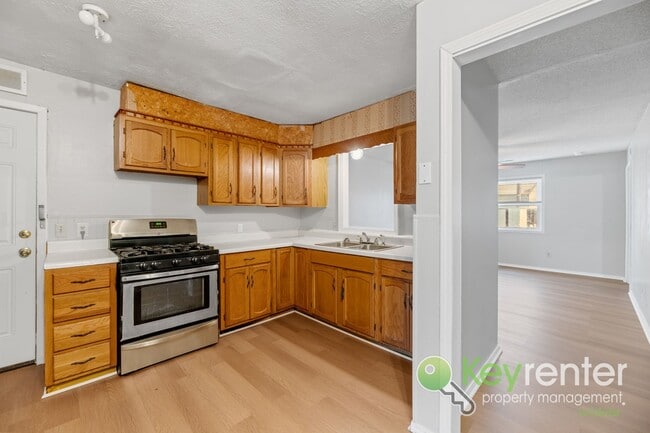 Building Photo - Beautifully Updated 3-Bedroom Home in Central Wichita!