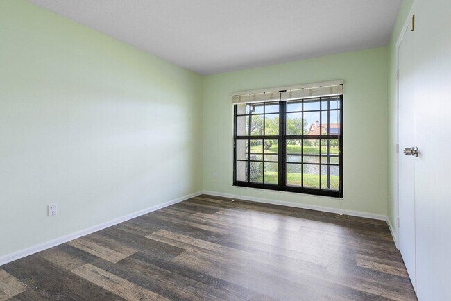 Building Photo - 10325 Hidden Springs Ct