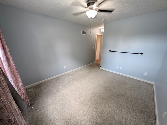 Building Photo - 808 Leprechaun Ln