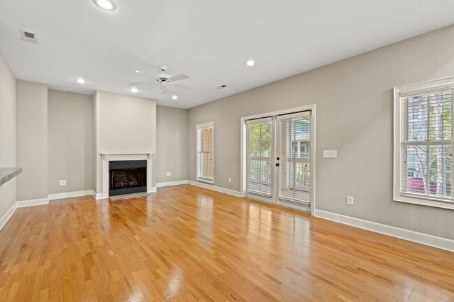 Building Photo - Mingo