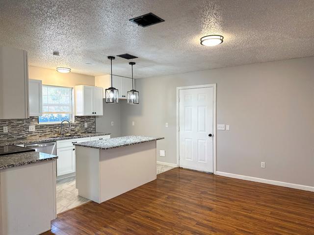 Building Photo - 2460 Chinkapin Way