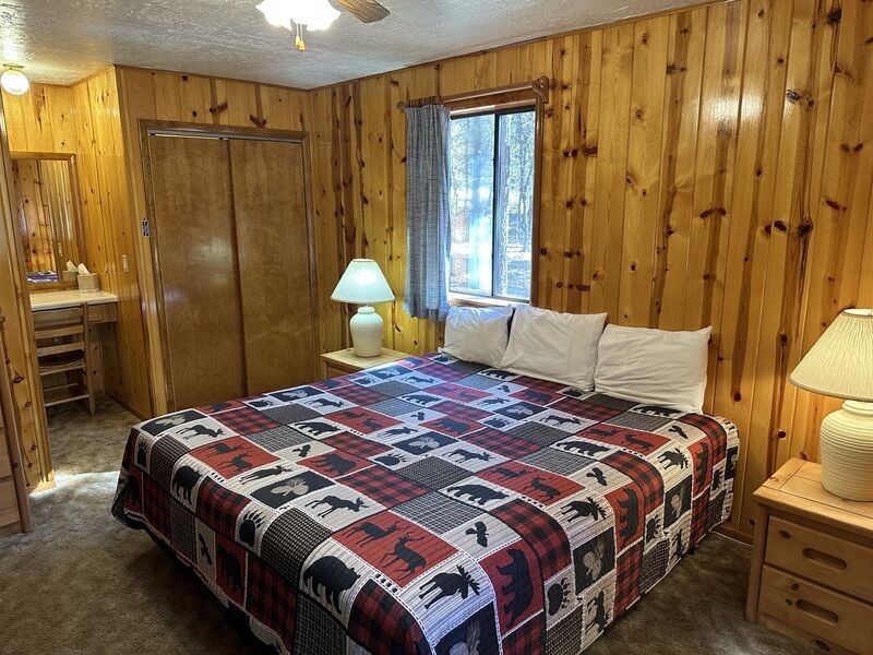 Building Photo - 237 E White Mountain Blvd