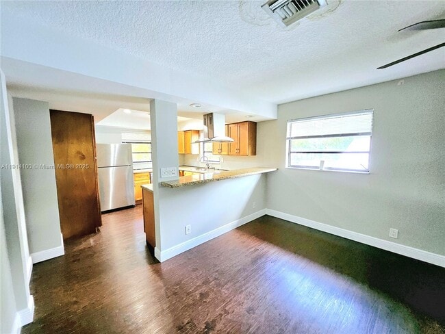 Building Photo - 511 SW 15th St