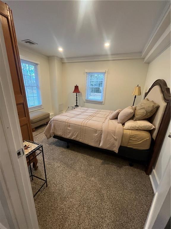 Building Photo - 554 E Main Rd