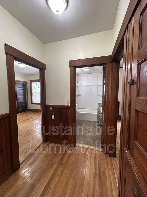 Building Photo - 14 Clearview Ave