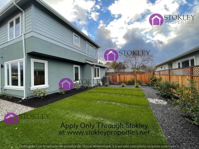 Building Photo - 3184 Manor Ave