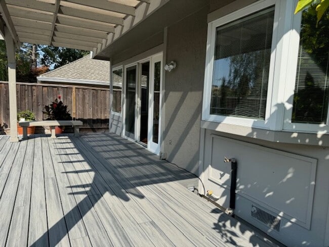 Building Photo - Wonderful 2 story home in Walnut Creek nea...