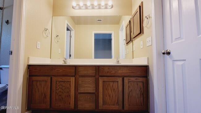 Building Photo - 6329 Franklin Ridge Dr