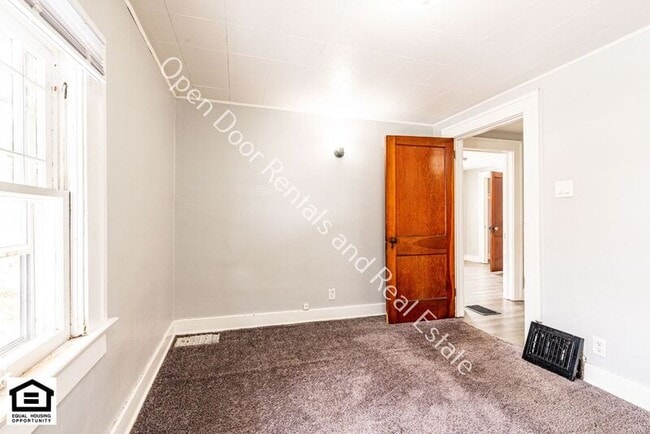 Building Photo - 2005 Bayer Ave