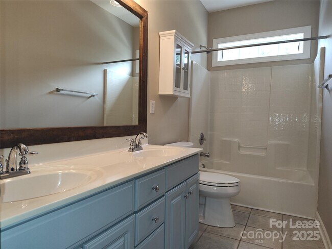 Building Photo - 9009 Hammersley Dr