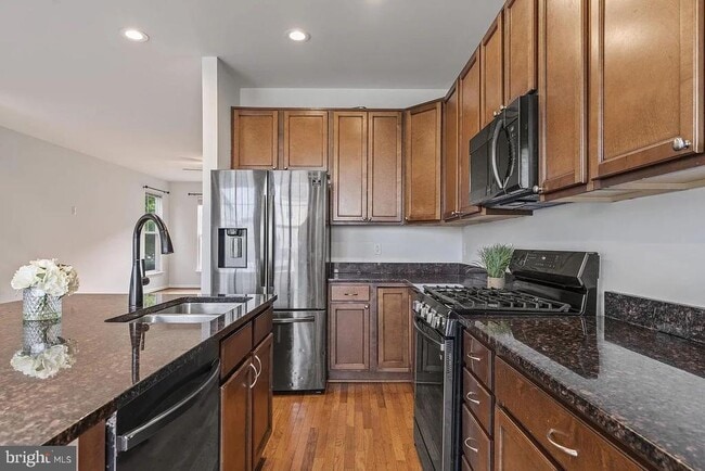 Building Photo - 11901 Benton Lake Rd