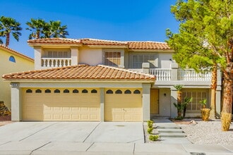 Building Photo - 8532 W Gilmore Ave