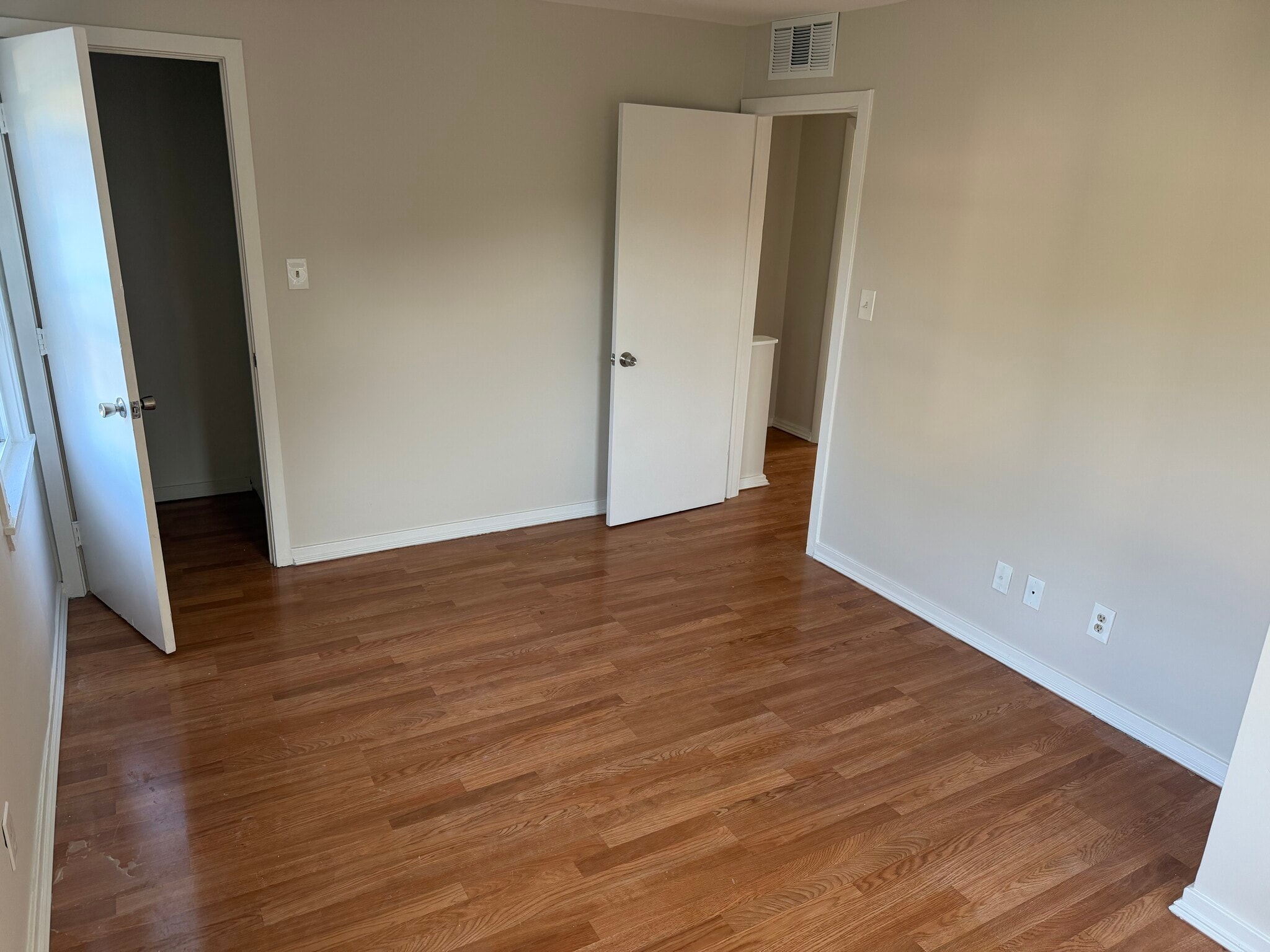 Building Photo - 8 Higbie Dr