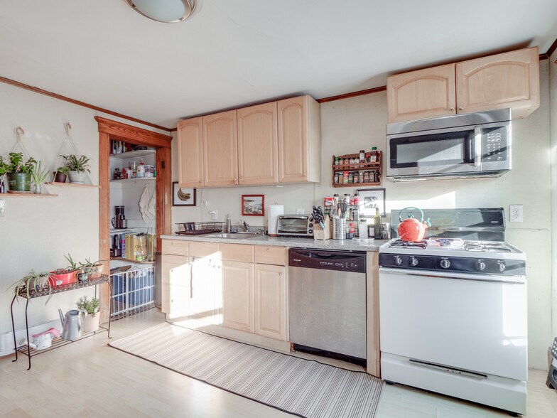 Building Photo - 60 Powder House Blvd