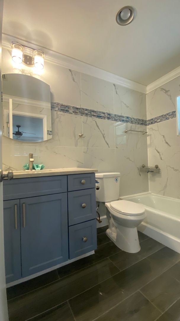 Building Photo - Stunning Remodeled 3BR Home Minutes from Beaches & Shopping