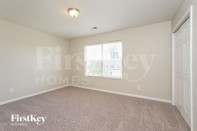 Building Photo - 5313 Silverbrook Dr