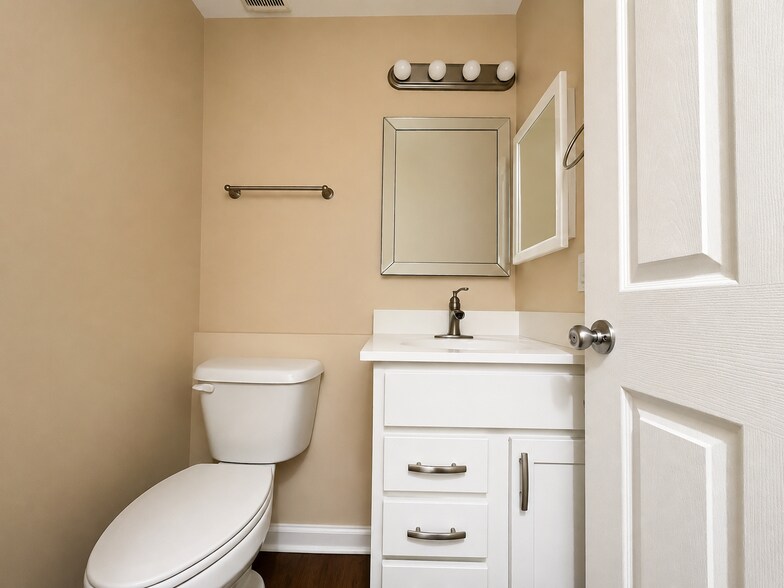 Building Photo - 9477 S Pointe Lasalles Dr