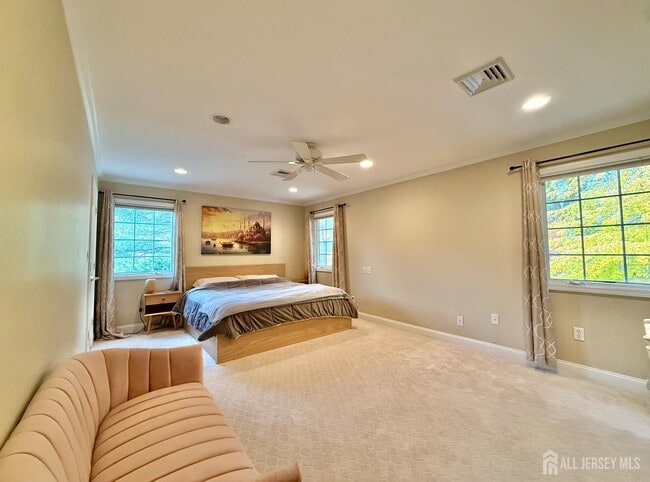 Building Photo - 4 Rebel Run Dr