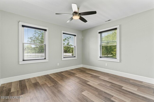 Building Photo - 553 Colts Neck Rd
