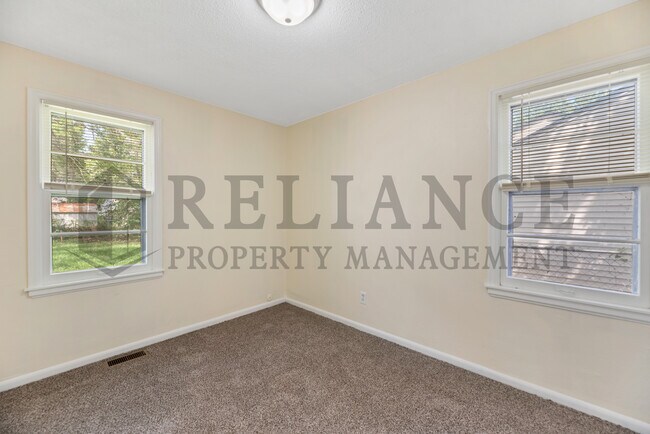 Building Photo - 5714 E Harry St