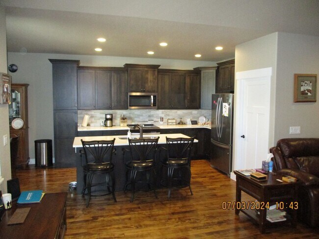 Building Photo - Dog Friendly! Beautiful 3 Bedroom, 2 Bath Ranch in Berthoud!