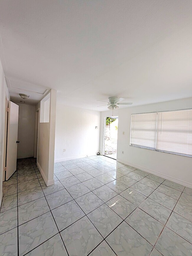 Building Photo - 3135 Blount St