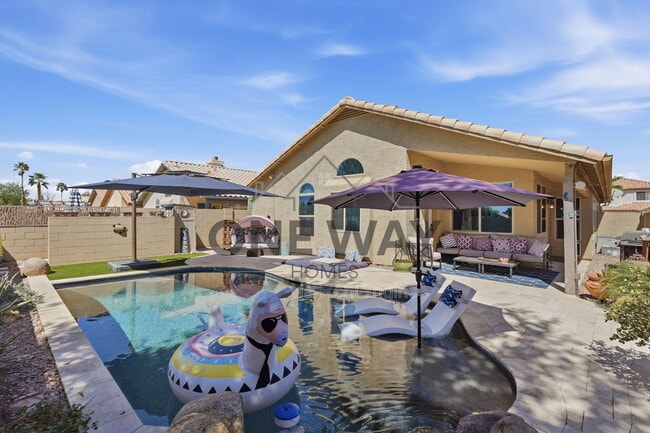 Building Photo - 1307 E Century Ave