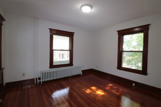 Building Photo - 103-105 Lincoln St / Owen Properties, LLC
