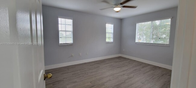 Building Photo - 677 SW 111th Ave