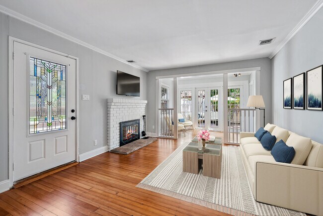 Building Photo - 424 51st St