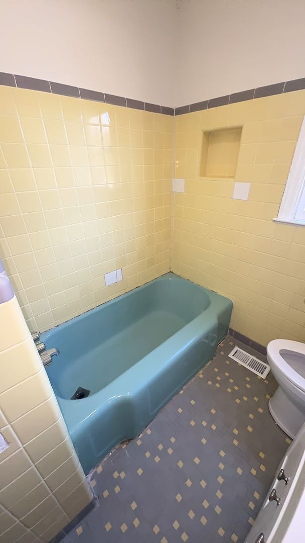 Building Photo - 401 Sheppard St