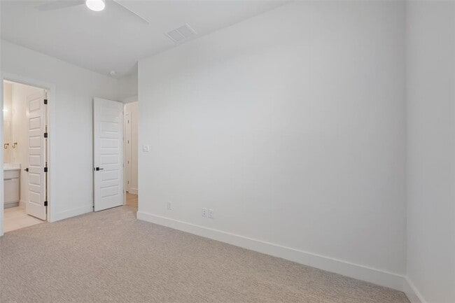 Building Photo - 4908 Turquesa Dr