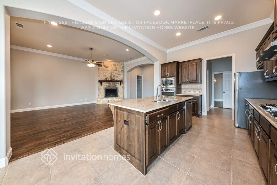 Building Photo - 1207 Wedgewood Dr