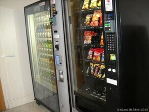 Building Photo - 3901 S Ocean Dr