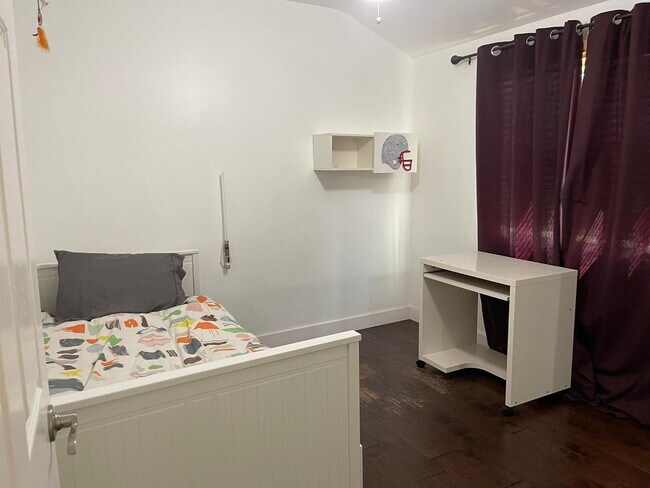 Bedroom 2 - Full Size Bed - 6151 Wilbur Ave