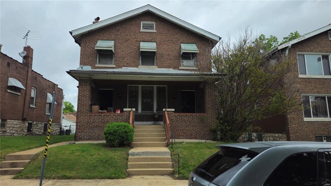 Primary Photo - 1049 Veronica Ave