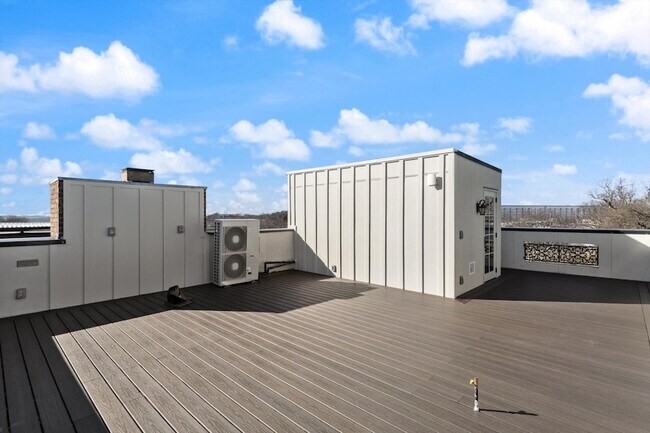 Building Photo - 3127 Parthenon Ave