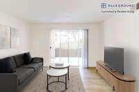 Building Photo - 1257 Lakeside Dr