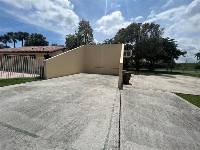 Building Photo - 211 NW 45th Ave
